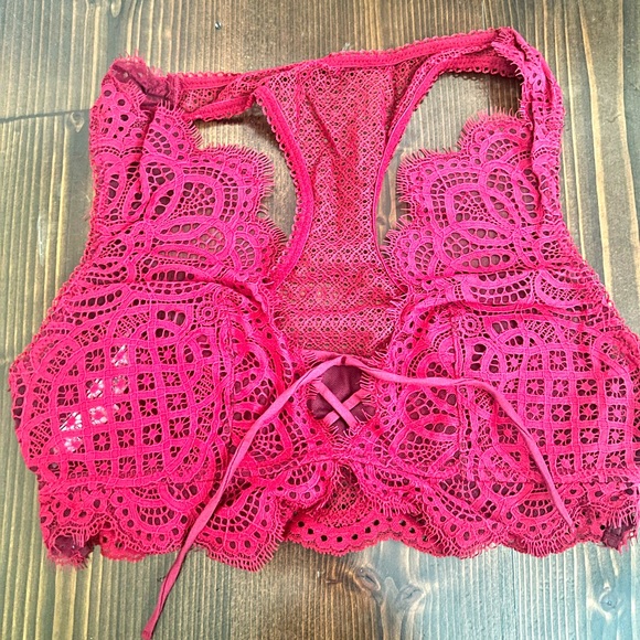 Victoria’s Secret Festival Red Bralette - Picture 1 of 4